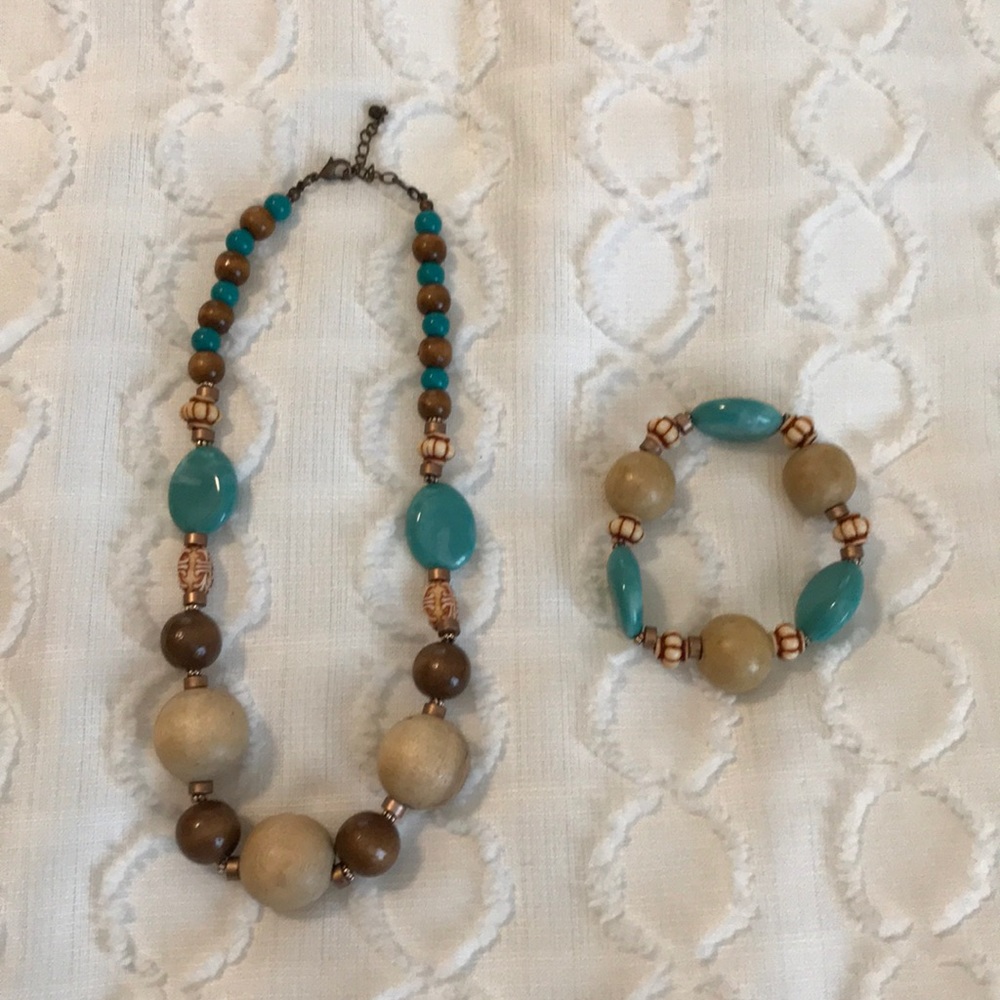 Necklace & bracelet